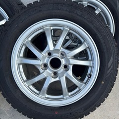 プリウスα205/60R16スタッドレスホイールセットの画像