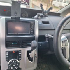 ヴォクシー紺色の画像