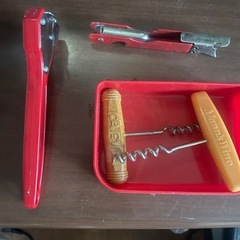 ワインの蓋を抜く品・缶切り・栓抜きの画像