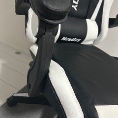 ゲーミングチェアの画像