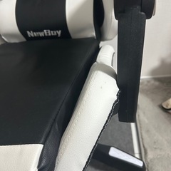 ゲーミングチェアの画像