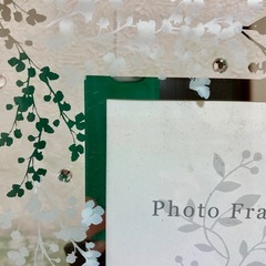 # onesterrace ガラス製　花柄フォトフレームの画像