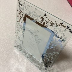 # onesterrace ガラス製　花柄フォトフレームの画像