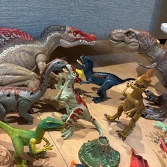 総額2万円くらい？恐竜フィギュアの画像