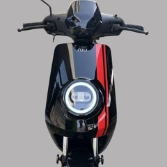 横浜市発　引き取り希望　XEAM niu MQi+Sport　純正バッテリー２本付属　電動バイク　電動スクーター　トップケース付き　人気のブラック＆レッド色　EVバイク　EVスクーターの画像