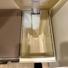 [値下げ]蓋付きペダル付きゴミ箱の画像