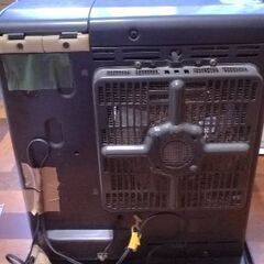 石油ファンヒーター（黒）の画像