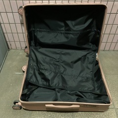 超軽量スーツケース70.40.25センチ綺麗の画像