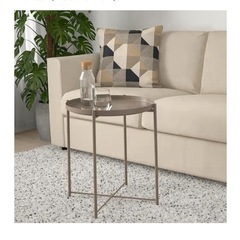 IKEA GLADOM サイドテーブル（ベージュ）の画像