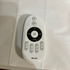 リビングオシャレな4連ライトの画像