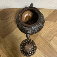 金属製三足お香入れ　香炉 置物 風水の画像