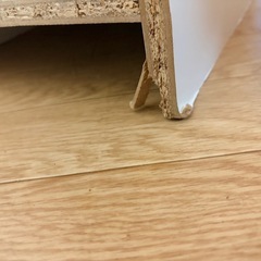 白のスリム収納棚（W30 × H178 × D40）の画像