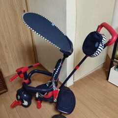 バウンサーと三輪車の画像