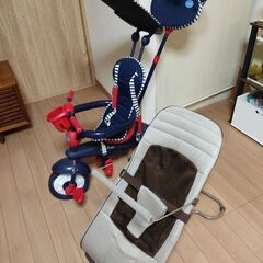 バウンサーと三輪車の画像