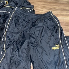 PUMAナイロンジャージ上下の画像
