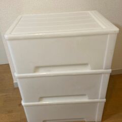 引き出し式衣装ケース　3個セット　プラスチック製　の画像