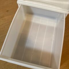 引き出し式衣装ケース　3個セット　プラスチック製　の画像