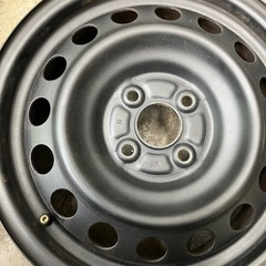 トヨタ純正？マッドブラック塗装鉄チンホイール の画像