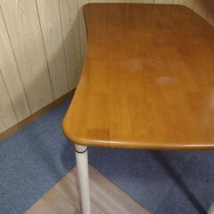 観音寺 コロ付き 移動可能 木目テーブル 集積材 元はPCテーブル？ の画像