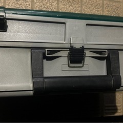 【釣具】タックルボックスとケースの画像