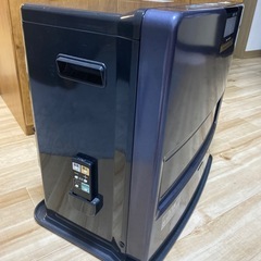 石油ファンヒーター他、
ポリ缶2 個とポンプ の画像