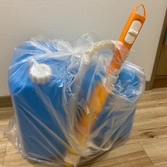 石油ファンヒーター他、
ポリ缶2 個とポンプ の画像