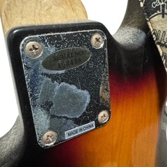 BUSKERS エレキベース サンバーストの画像