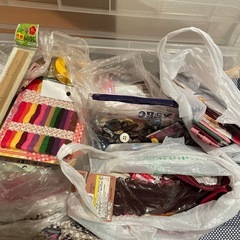 引き取り日時限定☆手芸ハギレ小物の画像