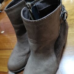 ショートブーツの画像