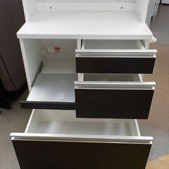 レンジボード ダークブラウン 幅77×高195㎝ 食器棚 キッチンボード こげ茶 側面・中央フック付き 現状品　西岡店の画像