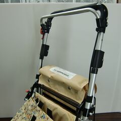 ★未使用  シルバーカー   手押し車   軽い  使いやすい  SATSUKI   サツキの画像