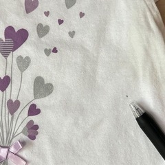 小さめ100USED BebeのハートTシャツの画像