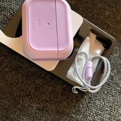 ケース付エアポッズ　appleの画像