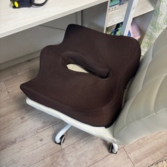 デスク　椅子の画像