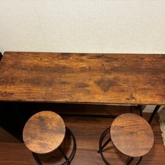 カウンター&ハイチェア2脚の画像