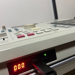 Akai mpc 2000の画像