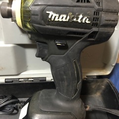 ③マキタ18vインパクトドライバTD149D中古美品の画像