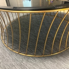 ガラスローテーブルの画像