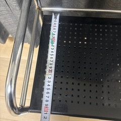 収納キャスター付き棚　使用感、サビありの画像