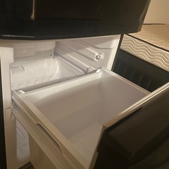 綺麗な冷蔵庫の画像