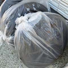 ホイール付きスタッドレスタイヤの画像