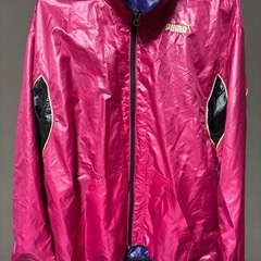 プーマのジャケットの画像