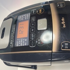 アイリスオーヤマ 圧力IH炊飯器 KRC-PC30-B ブラックの画像