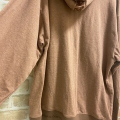 パーカー　コメダコーヒーのロゴあり。エルサイズ。裾や袖口、フードが可愛いの画像