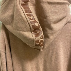 パーカー　コメダコーヒーのロゴあり。エルサイズ。裾や袖口、フードが可愛いの画像