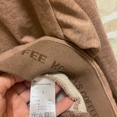 パーカー　コメダコーヒーのロゴあり。エルサイズ。裾や袖口、フードが可愛いの画像