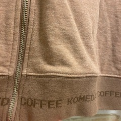 パーカー　コメダコーヒーのロゴあり。エルサイズ。裾や袖口、フードが可愛いの画像
