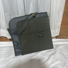 美品　後部座席カバー
の画像