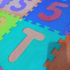 🌈🧸✨【ママ大助かり♡雨の日も冬も“おうち遊園地”に変身♪ジャンパルー×ふかふかパズルマット大セット💛84枚で冬もあったか！すぐ遊べる電池入り】室内あそび／育児サポート／まとめて500円💐🫧❄️の画像