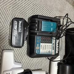 マキタ18v充電式掃除機の画像